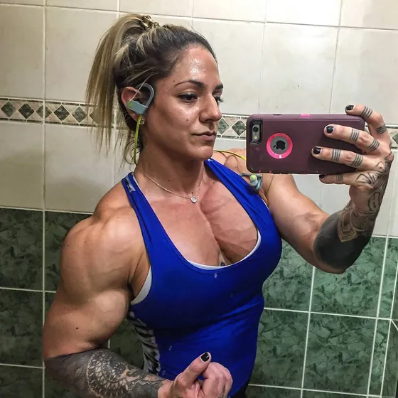 monique-cougar-versailles